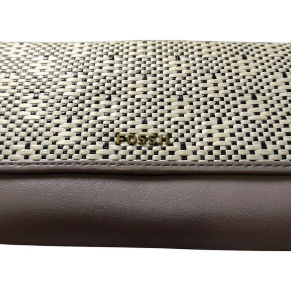 Fossil  Women's Leather Weaved Flap Snap Closure Wallet Gray Tan Classic Logo - Picture 2 of 6